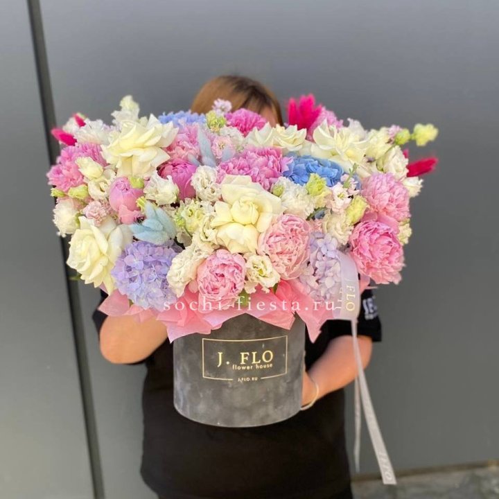 Цилиндр с пионами "Аса" в Армавире