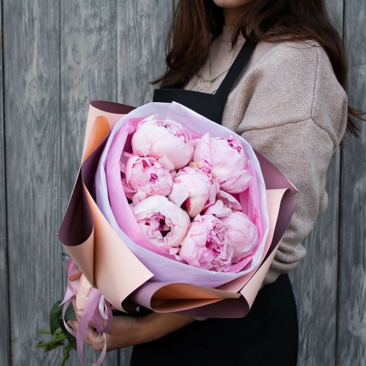 7 зефирных пионов в оформлении в Армавире