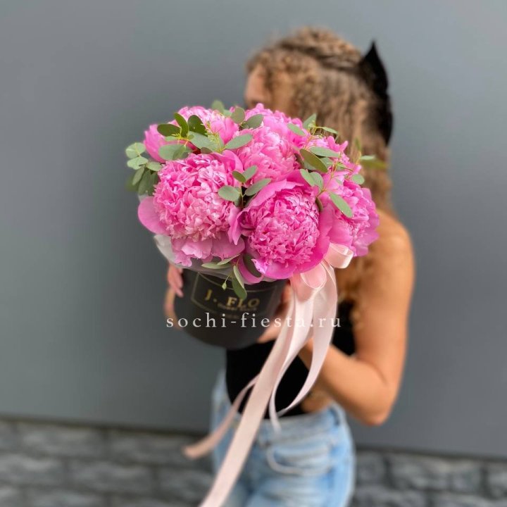 Дизайнерский цилиндр "Фломени" в Армавире