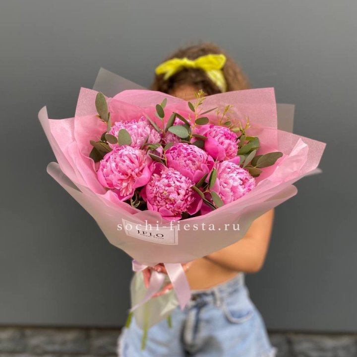 7 ярких пионов в оформлении в Армавире