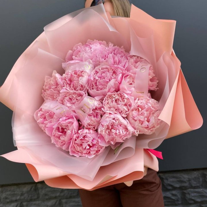 15 пионов "Монинг" в Армавире