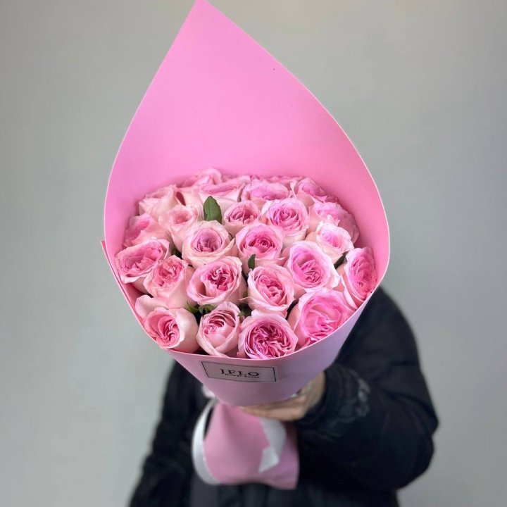 25 нежных роз в Армавире