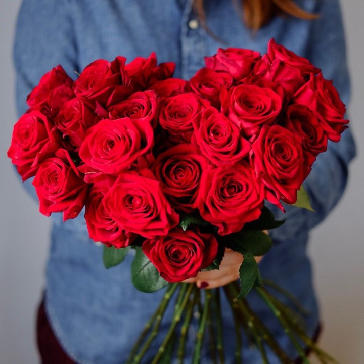 25 красных роз в Армавире