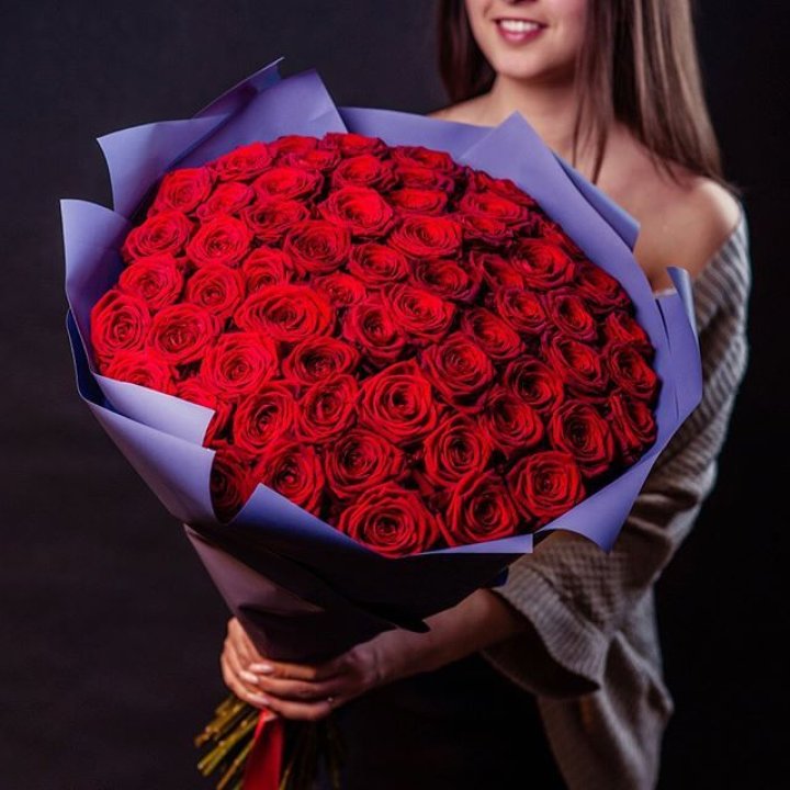 71 красная роза в Армавире