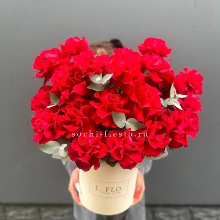 35 Французских роз в боксе в Армавире