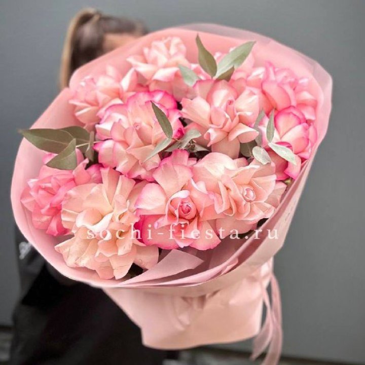 Нежно- розовые французские розы Венди в Армавире