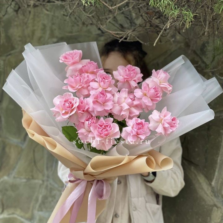 Букет из 15 французских роз Пинк дрим в Армавире