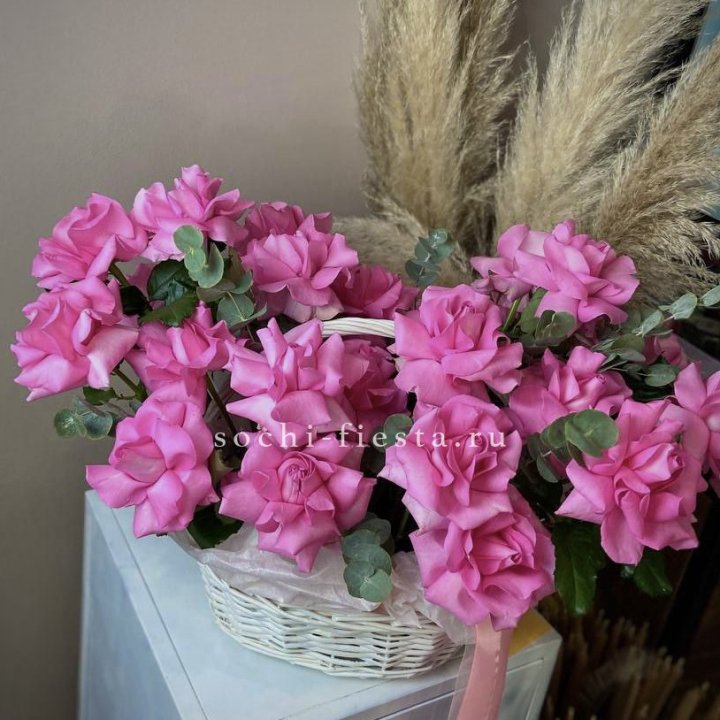 25 роз в цветочной корзине Пинк в Армавире