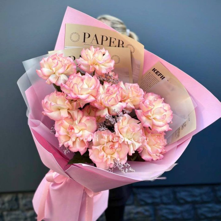 15 французских роз "Джумилия" в Армавире