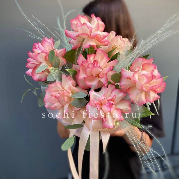 9 Французских роз Джумилия в боксе в Армавире