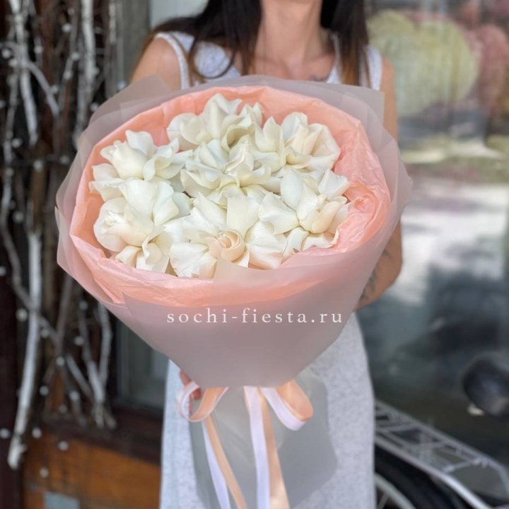 7 Белых французских роз в Армавире