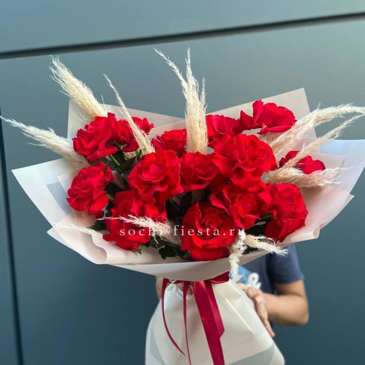 15 Красных французских розы в Армавире