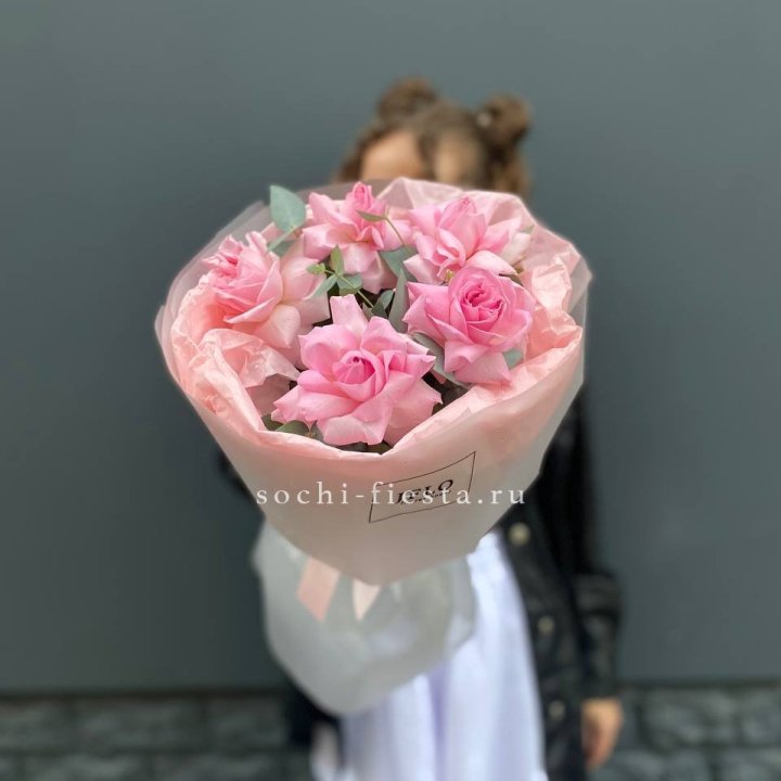 5 французских розовых роз  в Армавире