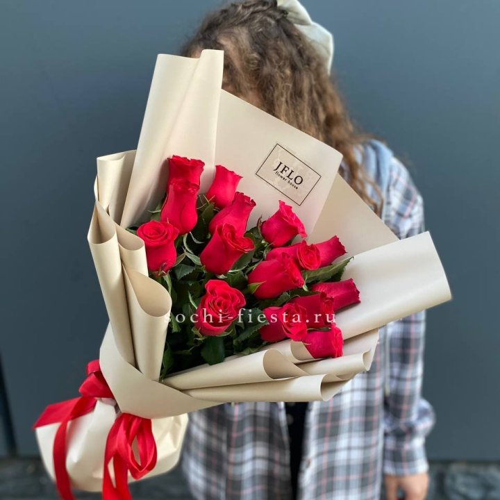 15 красных роз в Армавире