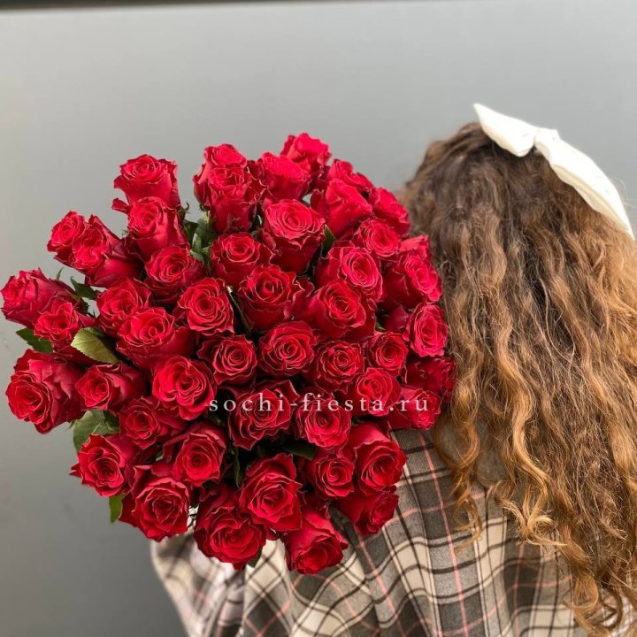 51 красная роза в Армавире