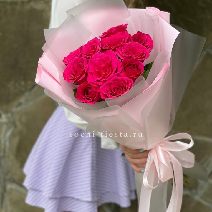 Букет алых роз в Армавире
