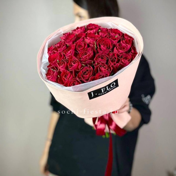35 кенийских роз в Армавире