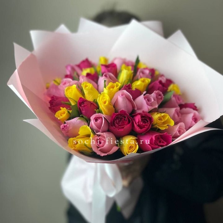 Букет из 51 розы Микс (Кения) в Армавире