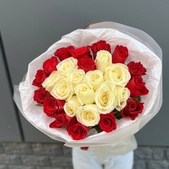 27 роз микс в Армавире