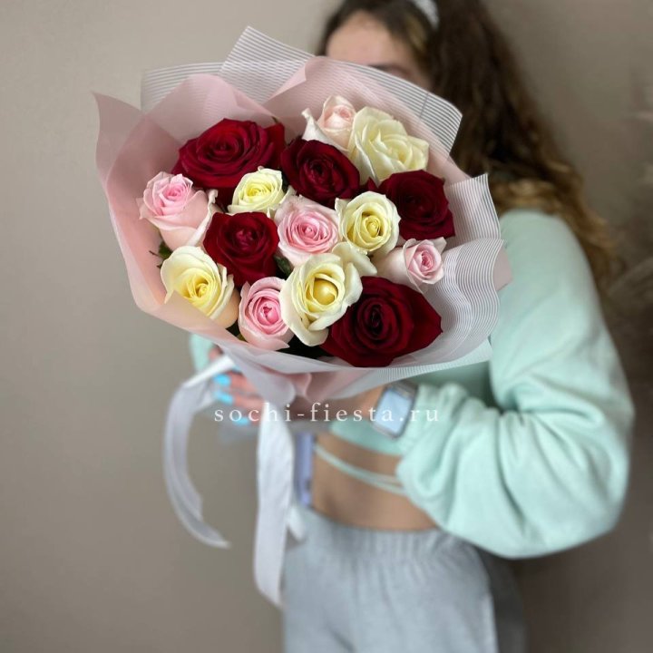 15 роз "Карусель" в Армавире