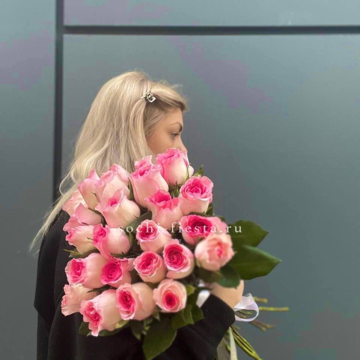  25 розовых роз в Армавире