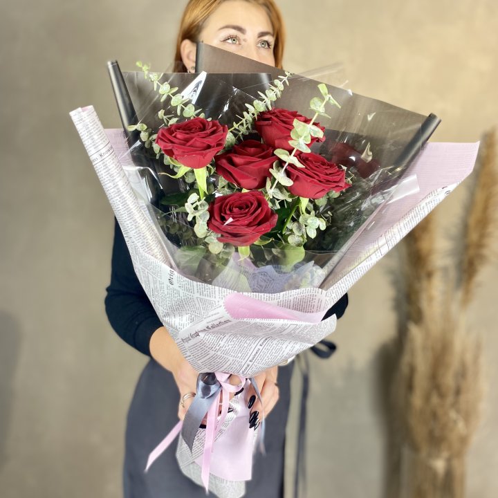 5 красных роз в Армавире
