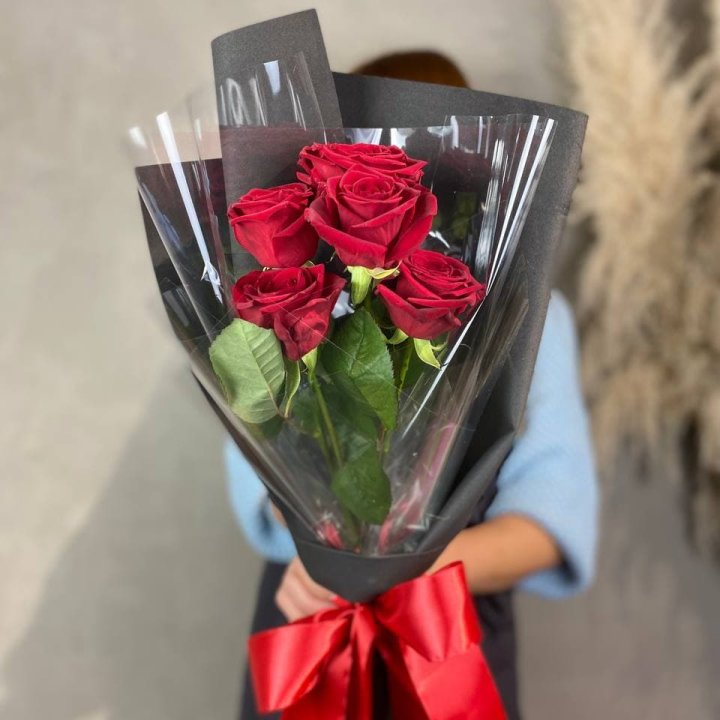5 роз ред наоми в Армавире