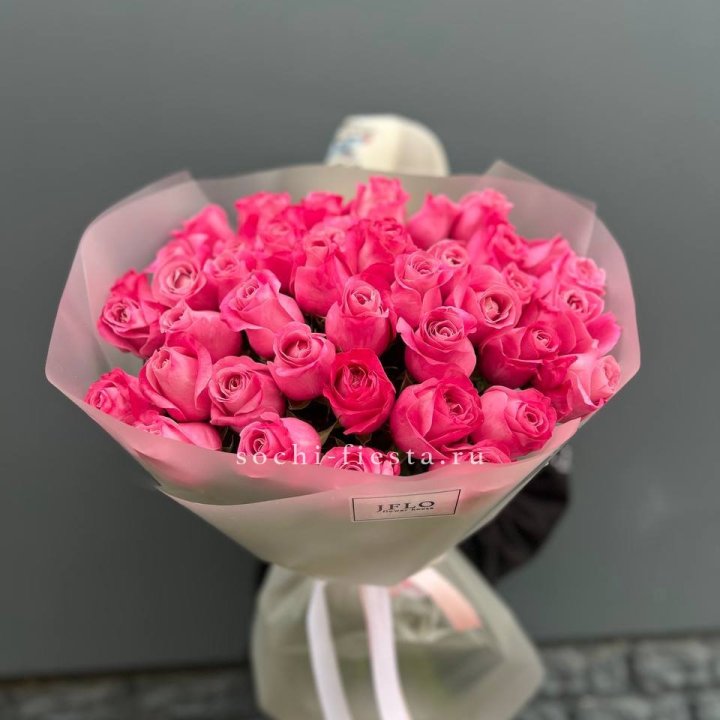 Роза малиновая в Армавире