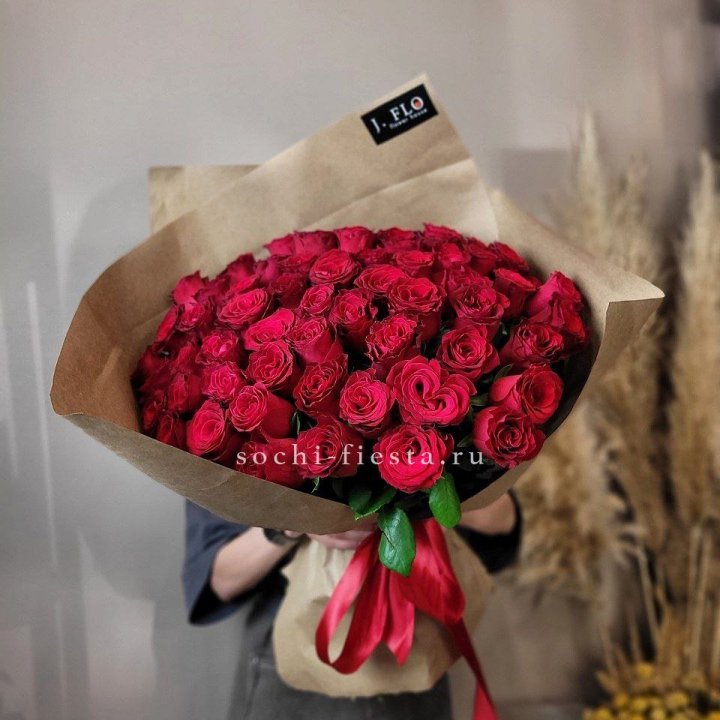 63 красных роз вайт в Армавире