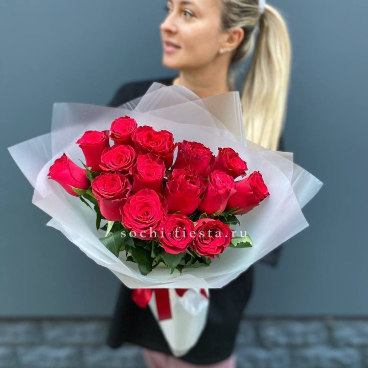 Букет из 15 красных роз  в Армавире