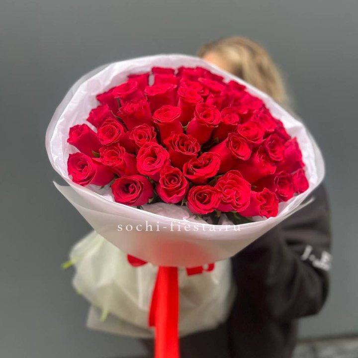 55 красных роз "Амелия" в Армавире