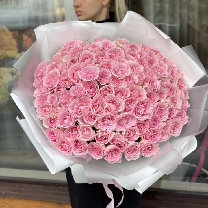 101 нежно-розовая роза в Армавире