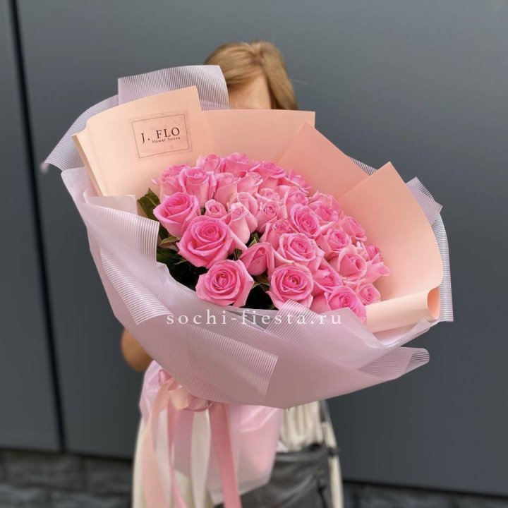 33 Розовые розы в Армавире