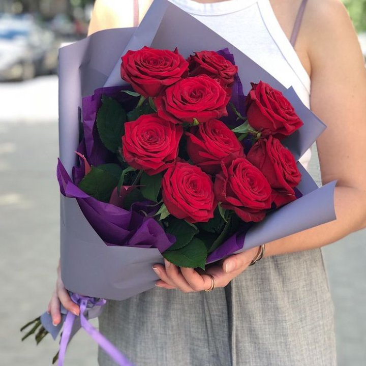 9  красных роз №1 в Армавире