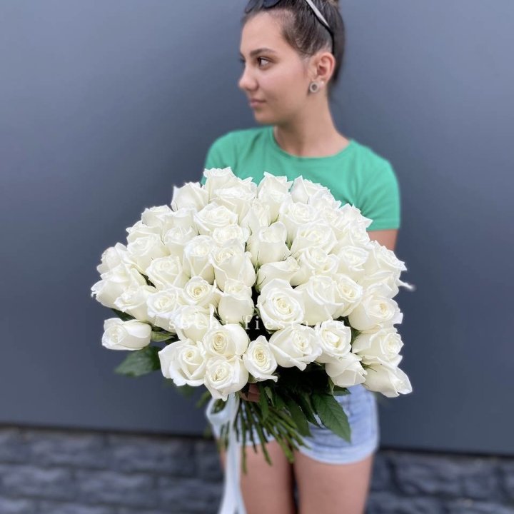 51 белая роза в Армавире