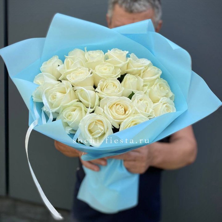 21 белая роза в Армавире