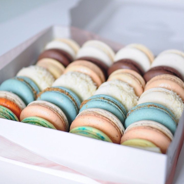 Коробка макаронс 25 шт. в Армавире
