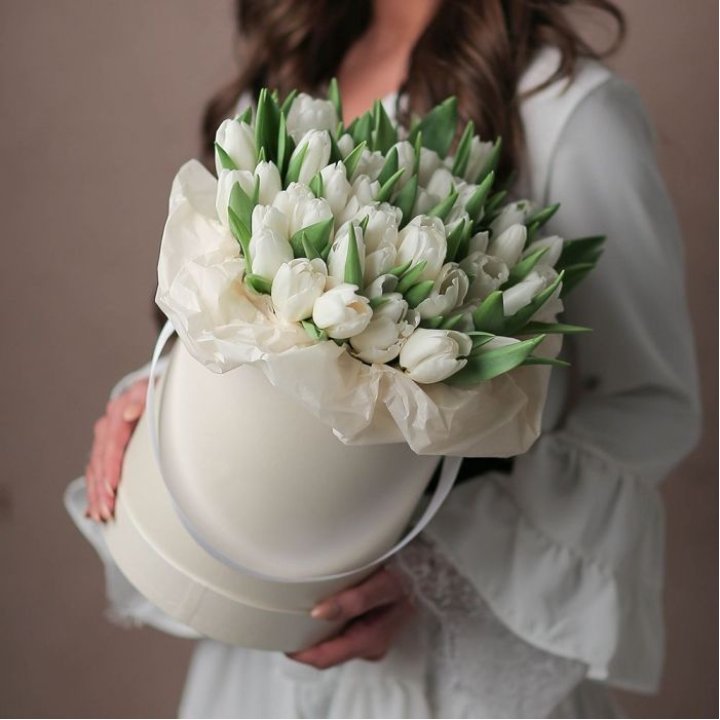 Тюльпаны в цилиндре  в Армавире