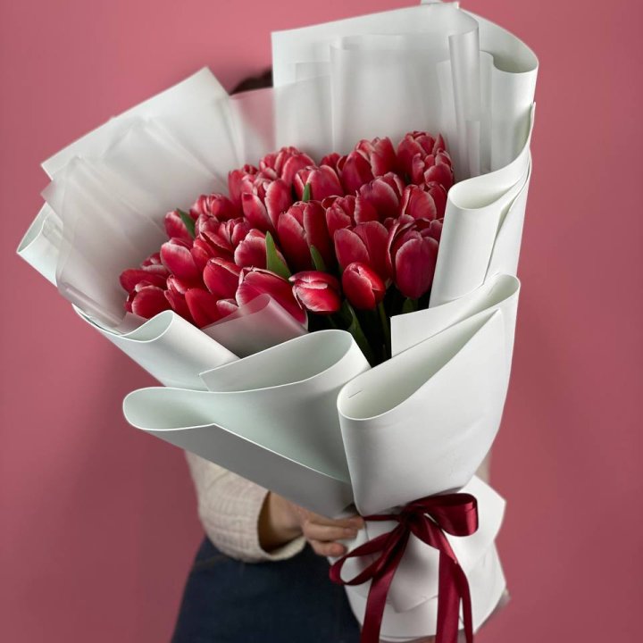 Букет красных тюльпанов в Армавире